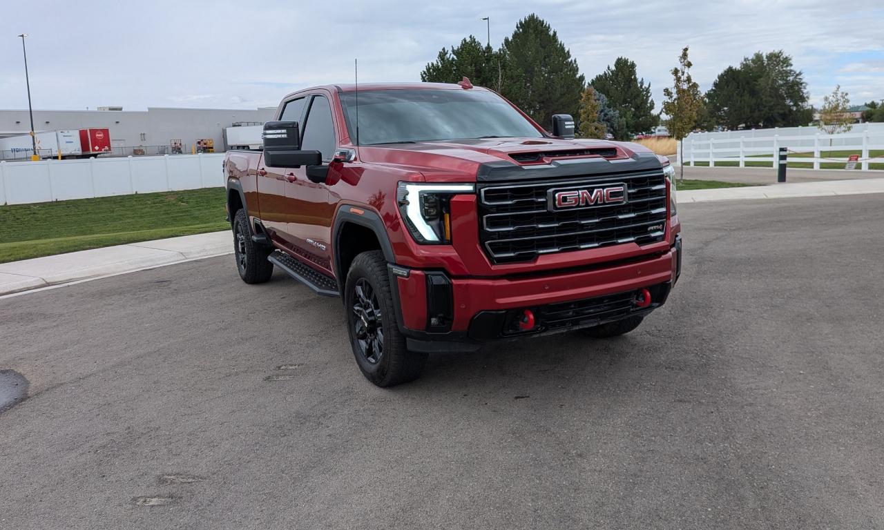 GMC Sierra 2500HD AT4 Crew Cab 4WD 2026