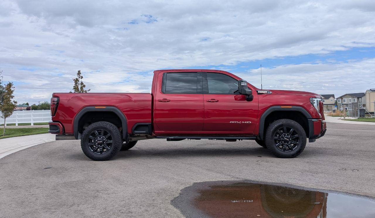 GMC Sierra 2500HD AT4 Crew Cab 4WD 2026