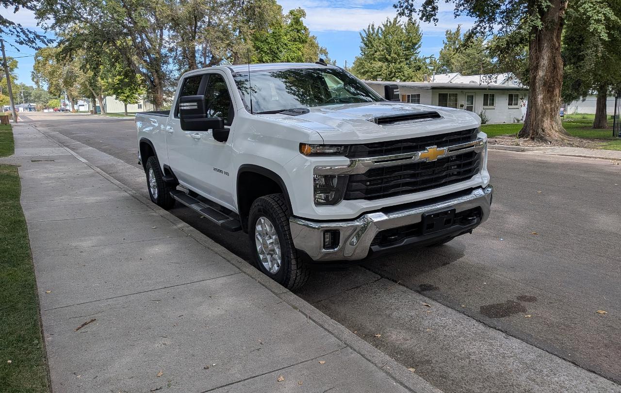 Chevrolet Silverado 2500HD LT Crew Cab Short Box 4WD 2025