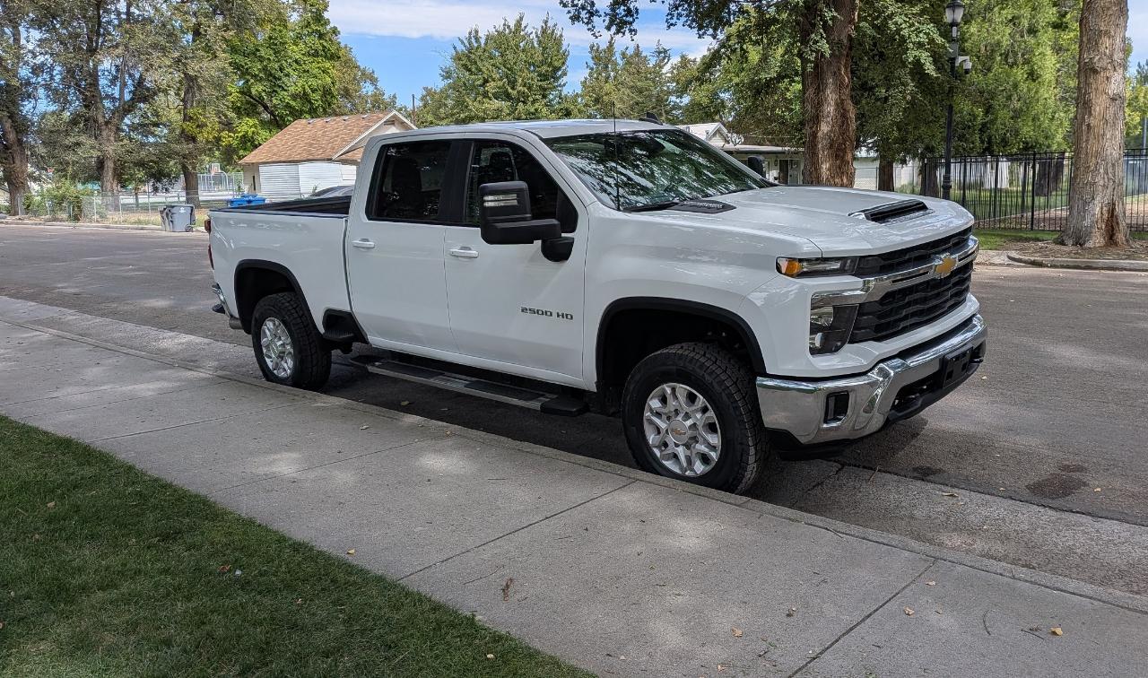 Chevrolet Silverado 2500HD LT Crew Cab Short Box 4WD 2025