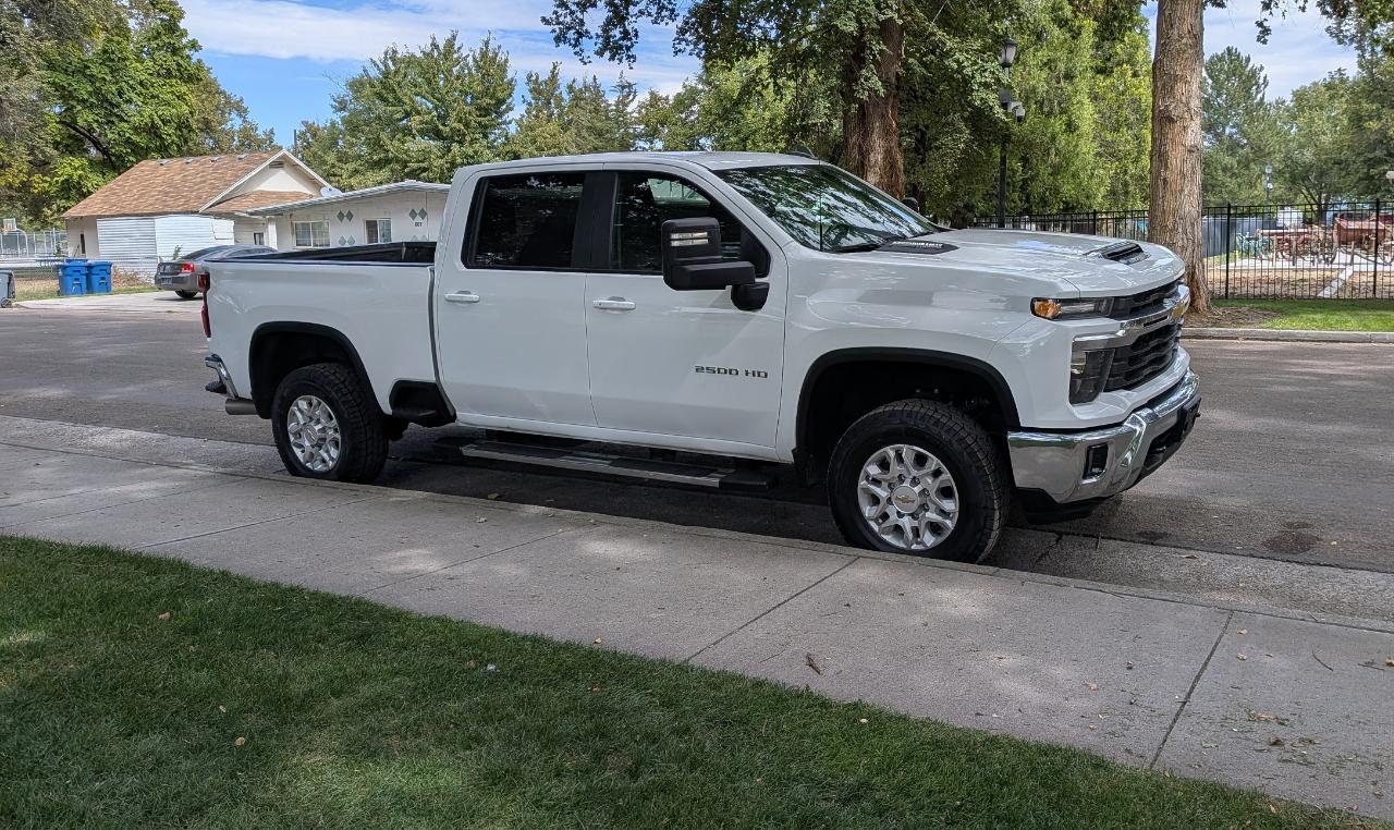 Chevrolet Silverado 2500HD LT Crew Cab Short Box 4WD 2025