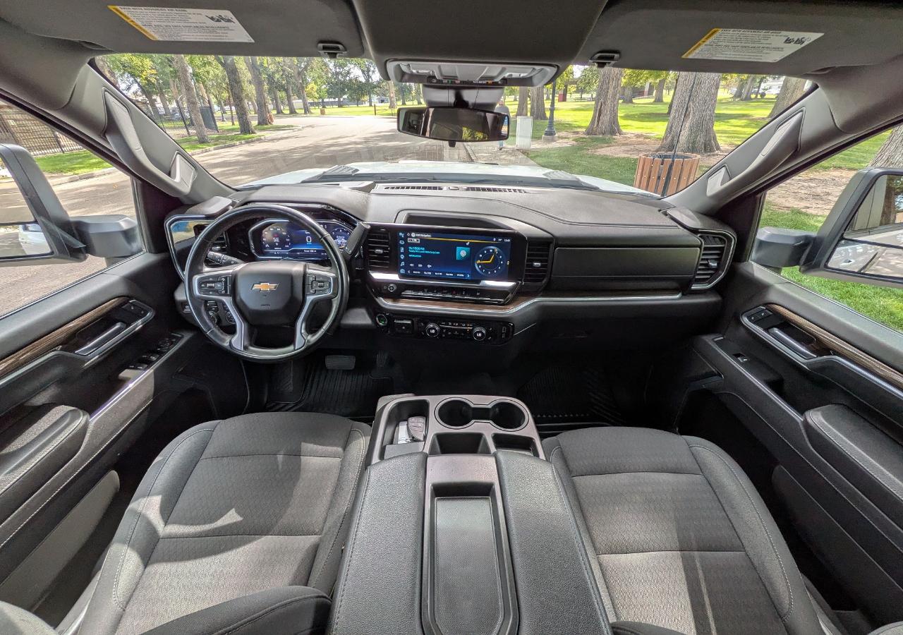 Chevrolet Silverado 2500HD LT Crew Cab Short Box 4WD 2025