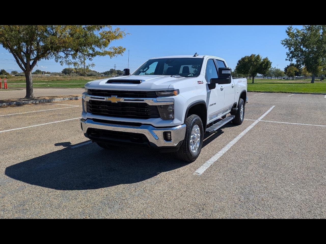 Chevrolet Silverado 2500HD LT Crew Cab Short Box 4WD 2024