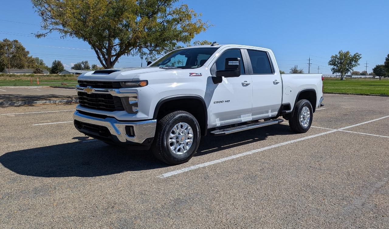 Chevrolet Silverado 2500HD LT Crew Cab Short Box 4WD 2024