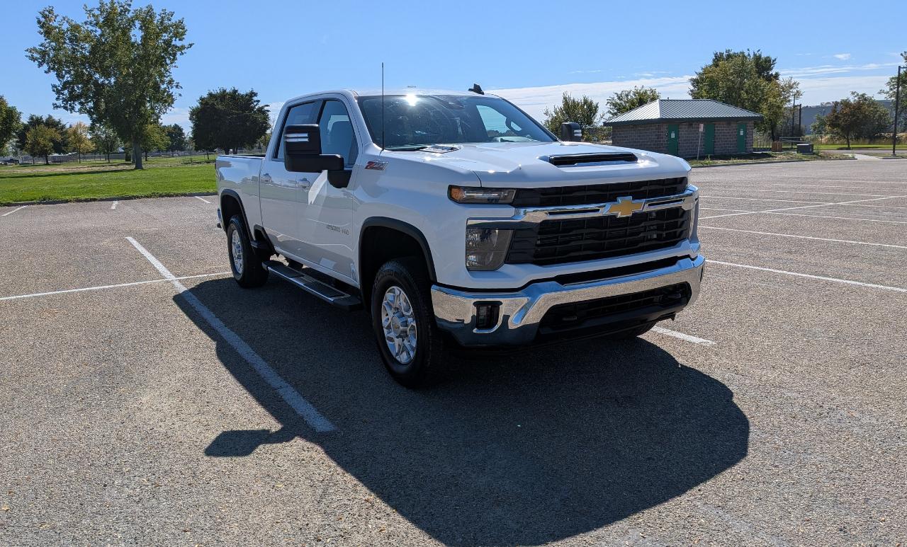 Chevrolet Silverado 2500HD LT Crew Cab Short Box 4WD 2024