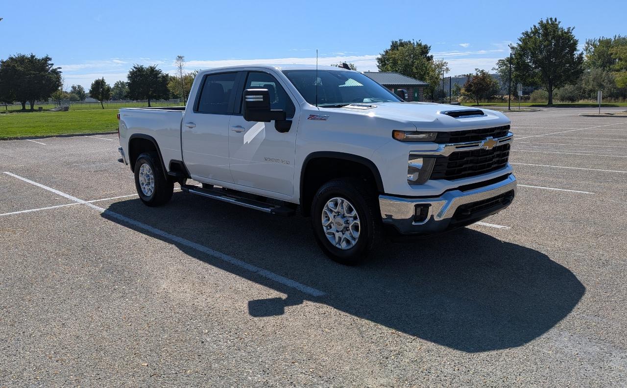 Chevrolet Silverado 2500HD LT Crew Cab Short Box 4WD 2024
