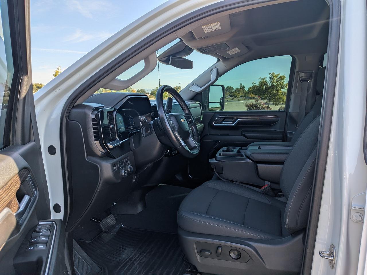 Chevrolet Silverado 2500HD LT Crew Cab Short Box 4WD 2024
