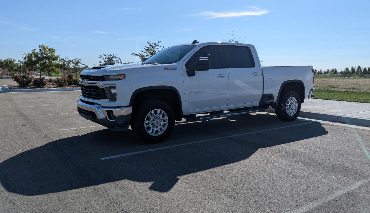 Chevrolet Silverado 2500HD LT Crew Cab Short Box 4WD 2024