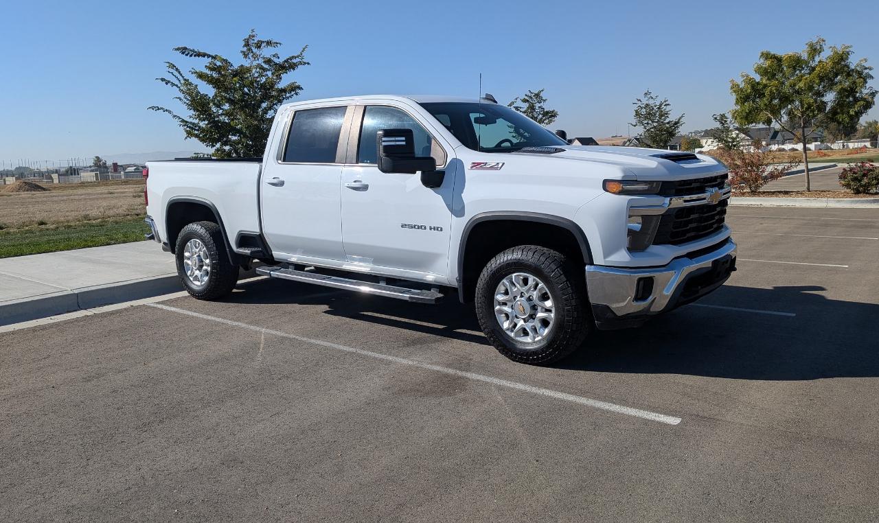 Chevrolet Silverado 2500HD LT Crew Cab Short Box 4WD 2024