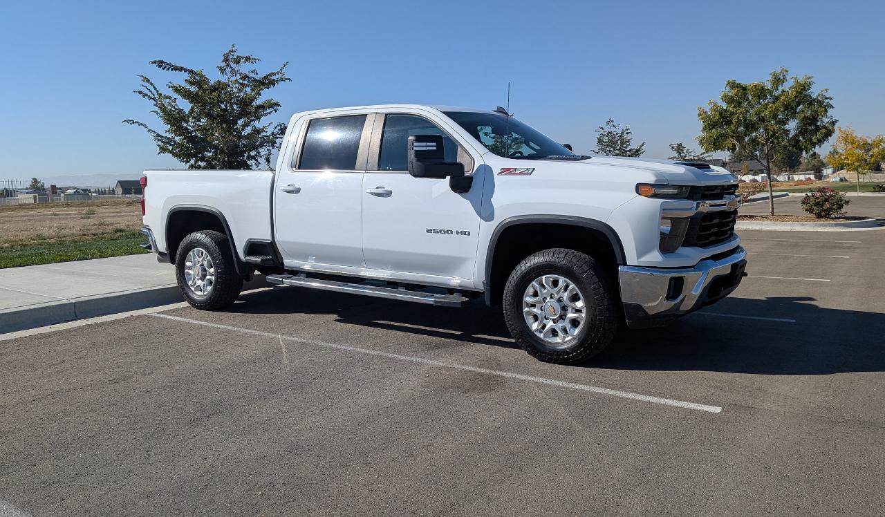Chevrolet Silverado 2500HD LT Crew Cab Short Box 4WD 2024