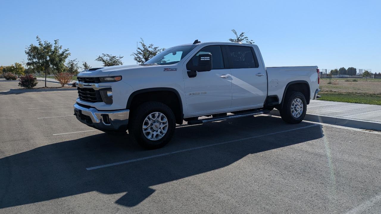 Chevrolet Silverado 2500HD LT Crew Cab Short Box 4WD 2024