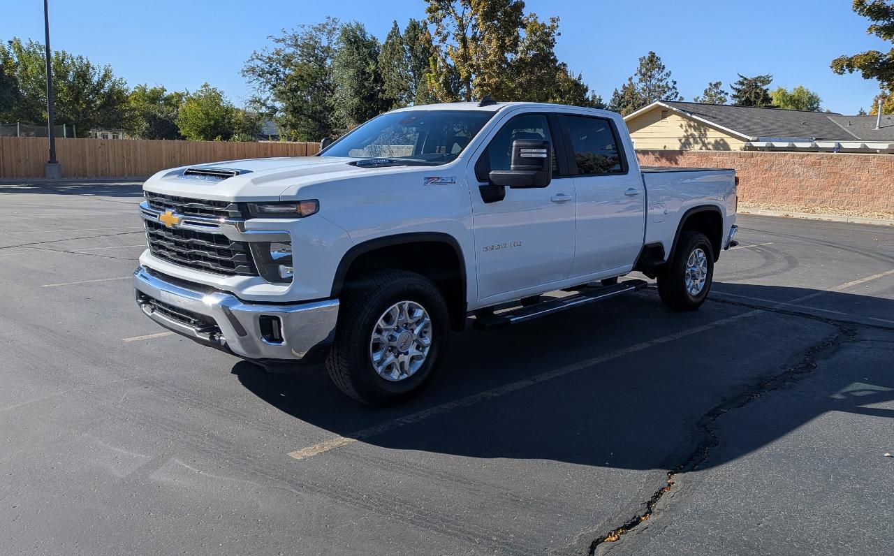 Chevrolet Silverado 2500HD LT Crew Cab Short Box 4WD 2024
