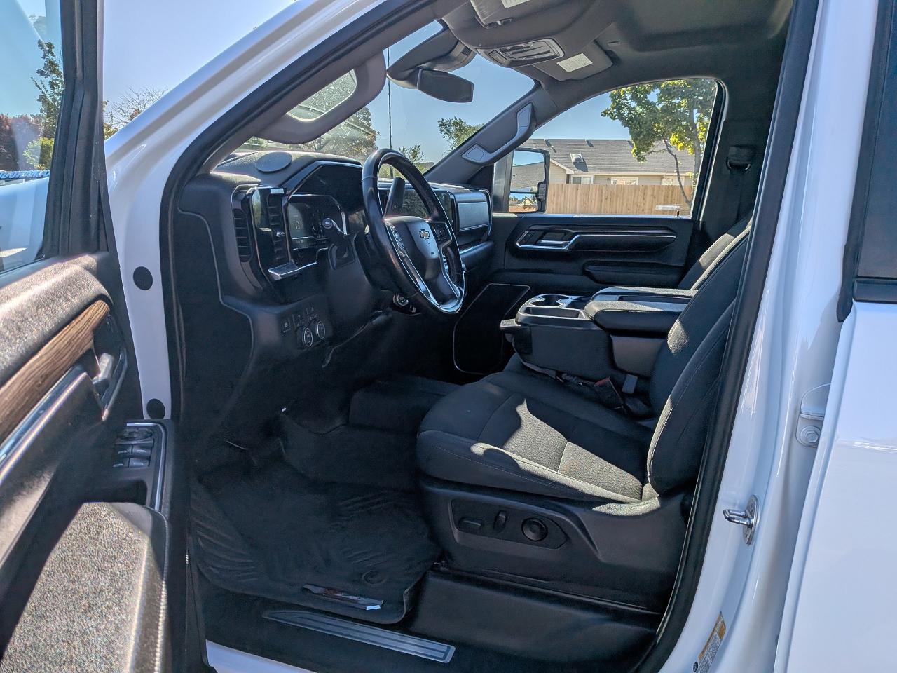 Chevrolet Silverado 2500HD LT Crew Cab Short Box 4WD 2024