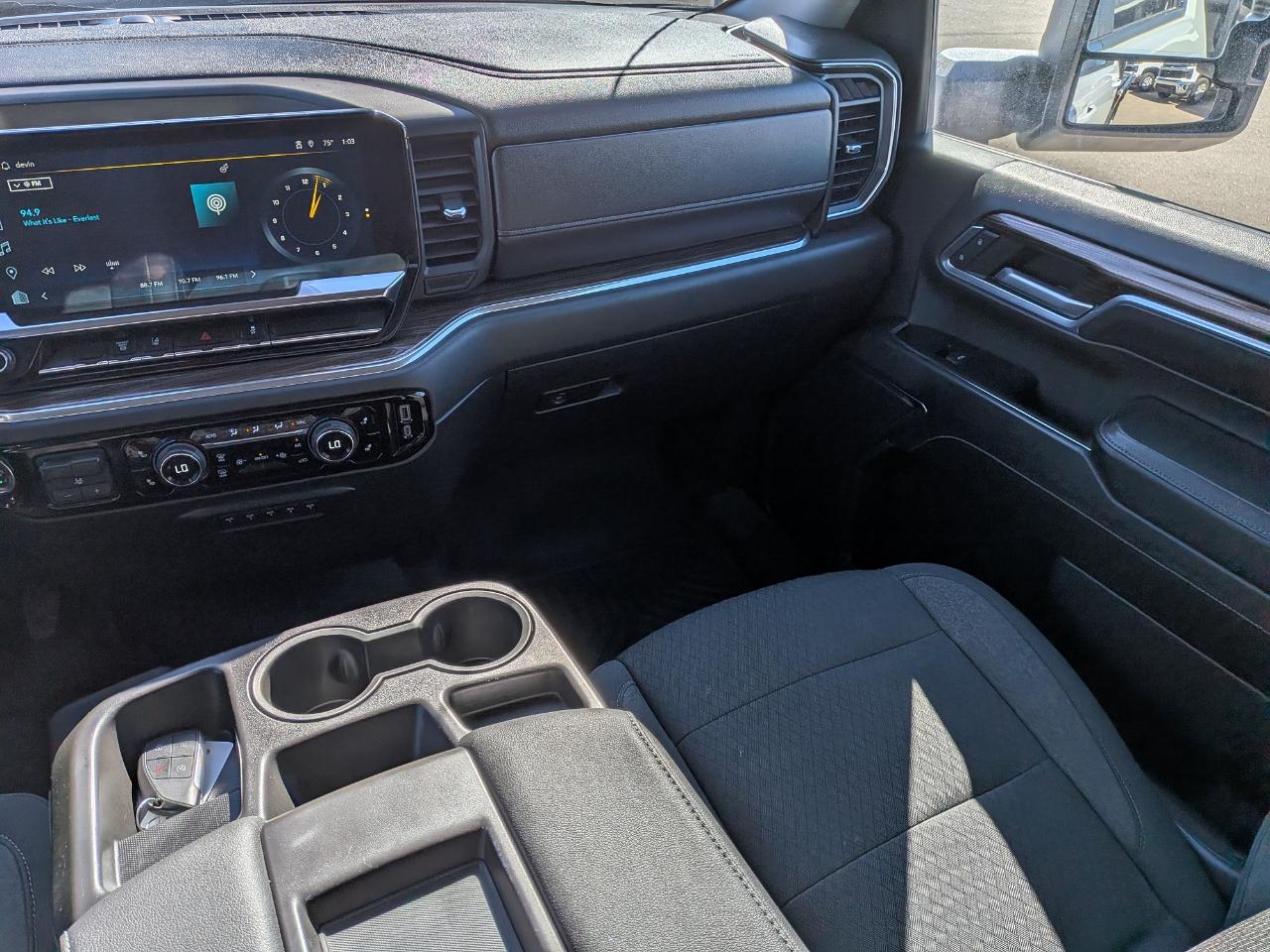 Chevrolet Silverado 2500HD LT Crew Cab Long Box 4WD 2024