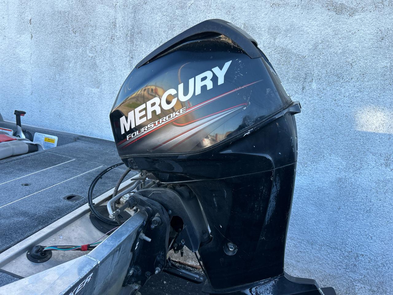 Tracker Bass Pro Team 170 TX  2014