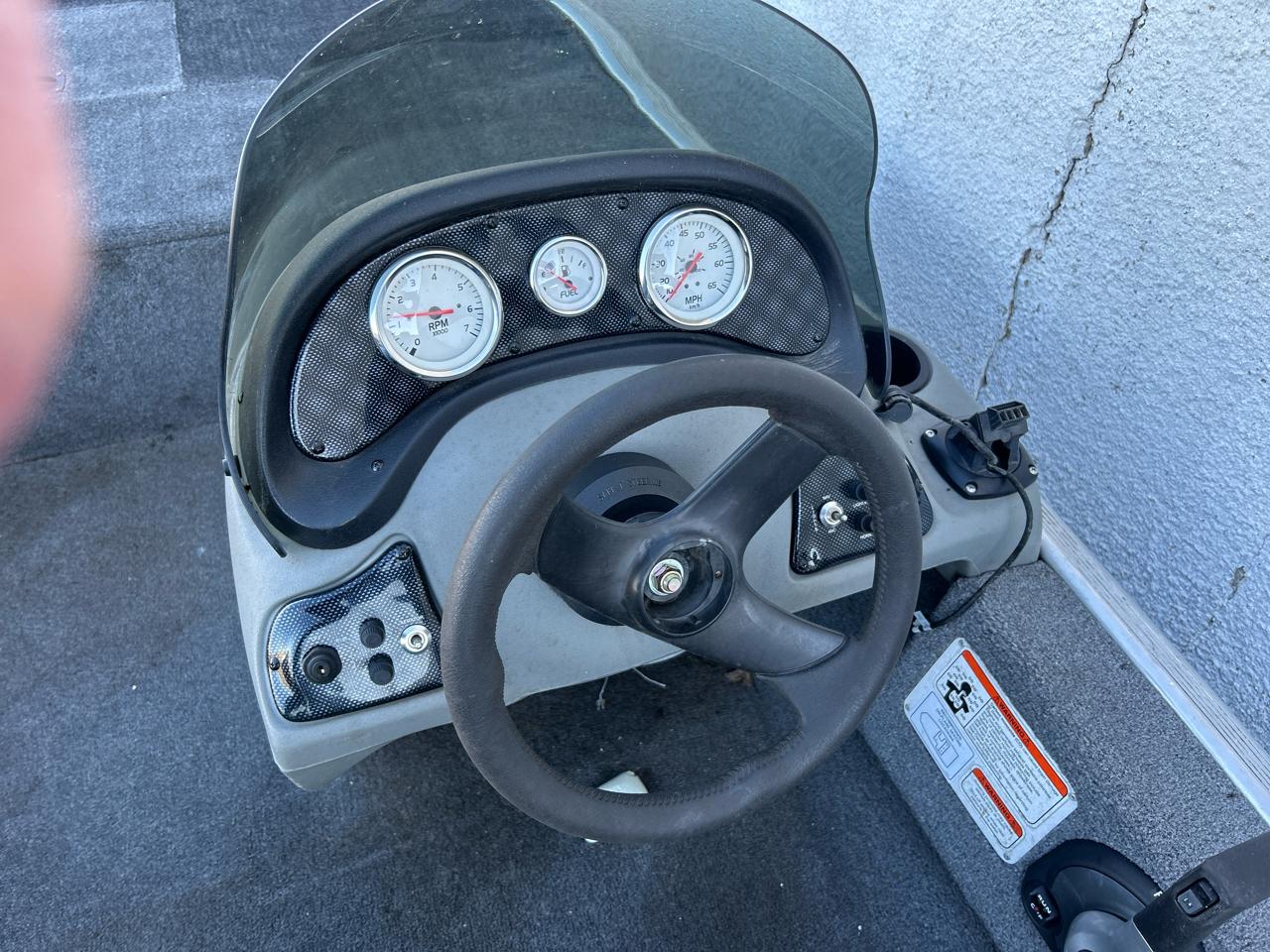 Tracker Bass Pro Team 170 TX  2014