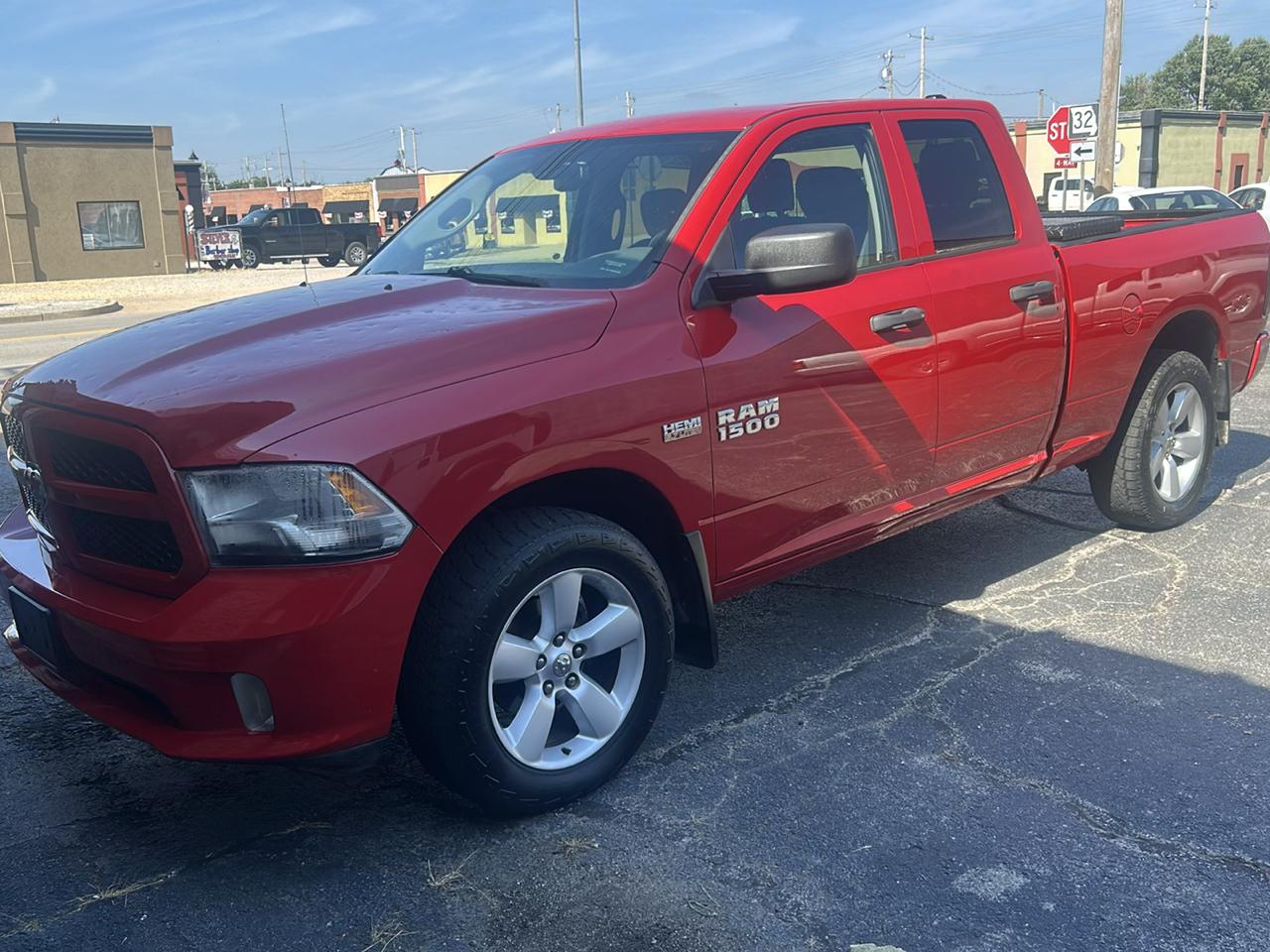 RAM 1500 4WD Crew Cab 140.5" Express 2015