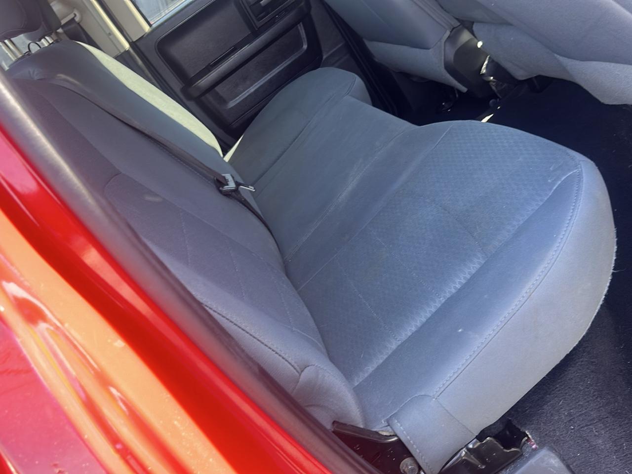 RAM 1500 4WD Crew Cab 140.5" Express 2015