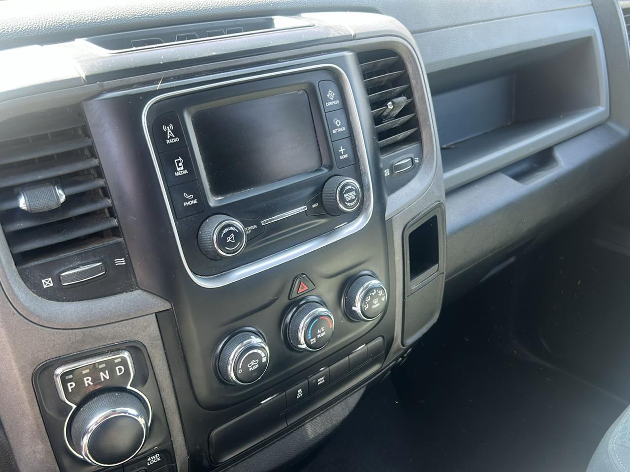 RAM 1500 4WD Crew Cab 140.5" Express 2015