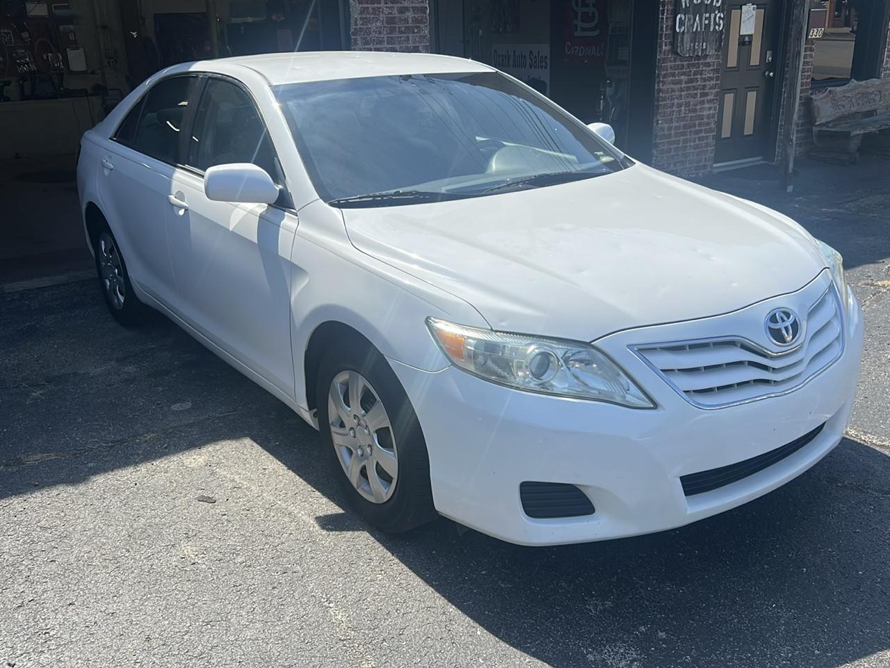 Toyota Camry SE 6-Spd MT 2010