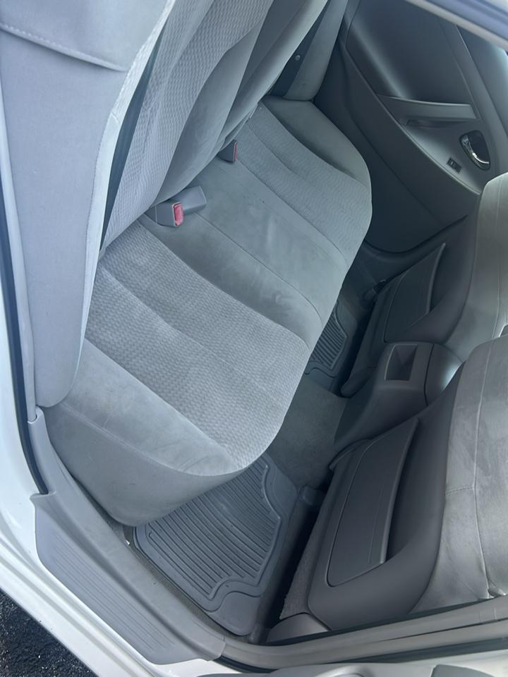 Toyota Camry SE 6-Spd MT 2010