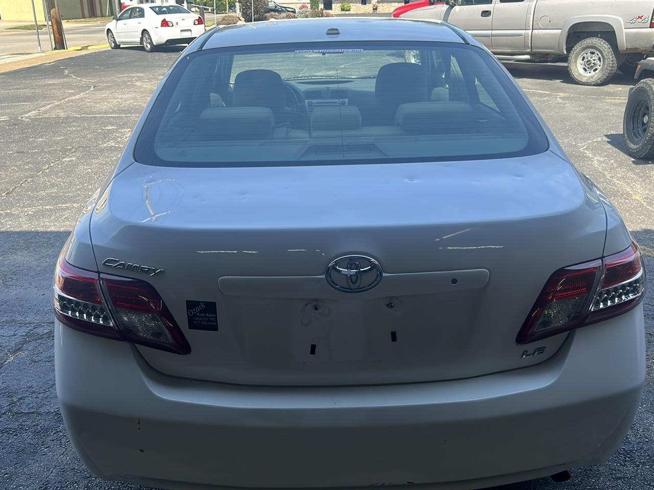 Toyota Camry SE 6-Spd MT 2010