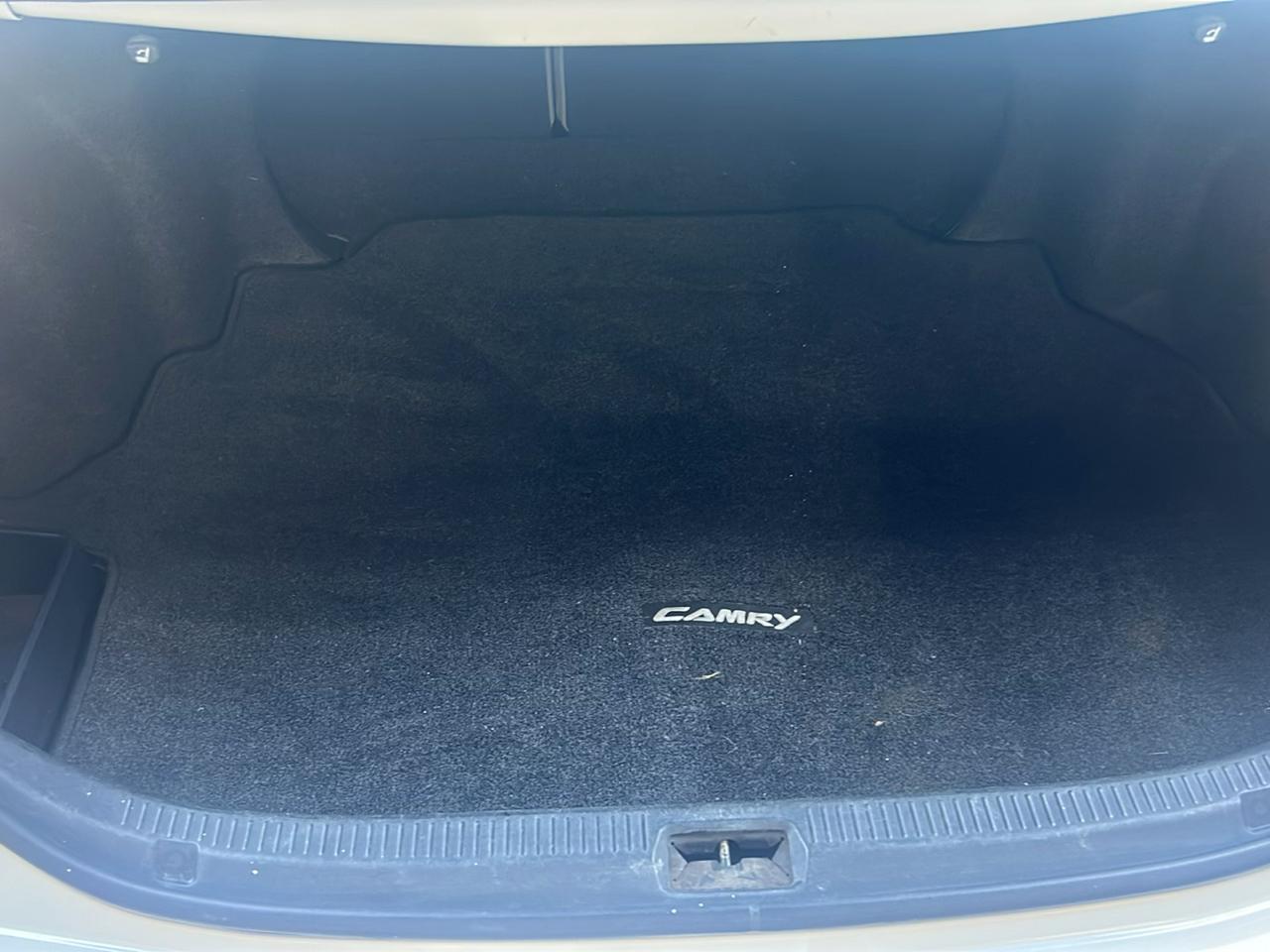 Toyota Camry SE 6-Spd MT 2010