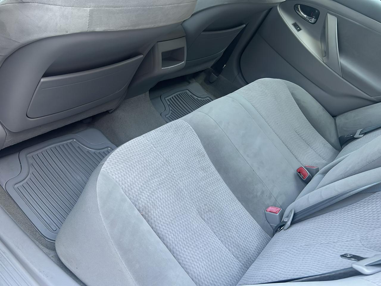 Toyota Camry SE 6-Spd MT 2010