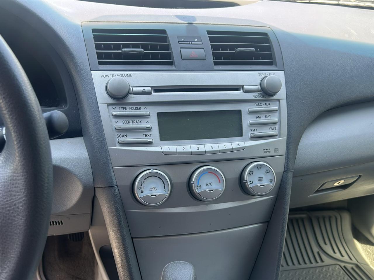 Toyota Camry SE 6-Spd MT 2010