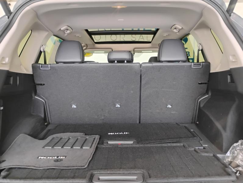 Nissan Rogue Platinum 2024