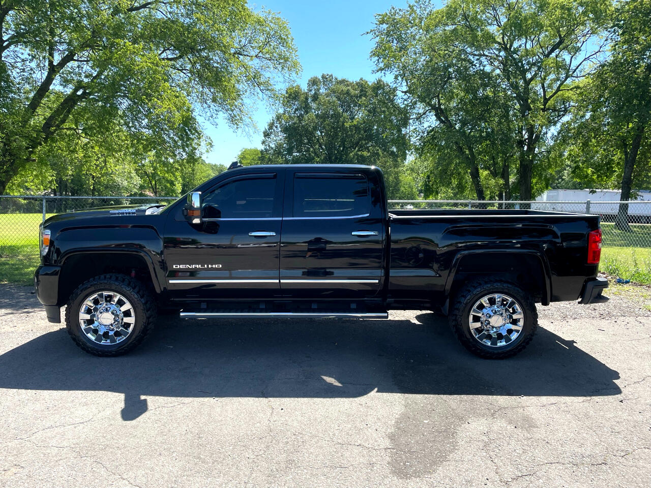 Used 2018 GMC Sierra 2500HD Denali Crew Cab 4WD for Sale in