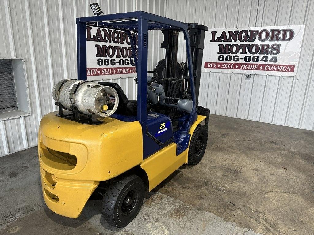 Komatsu FG25T-12  2012