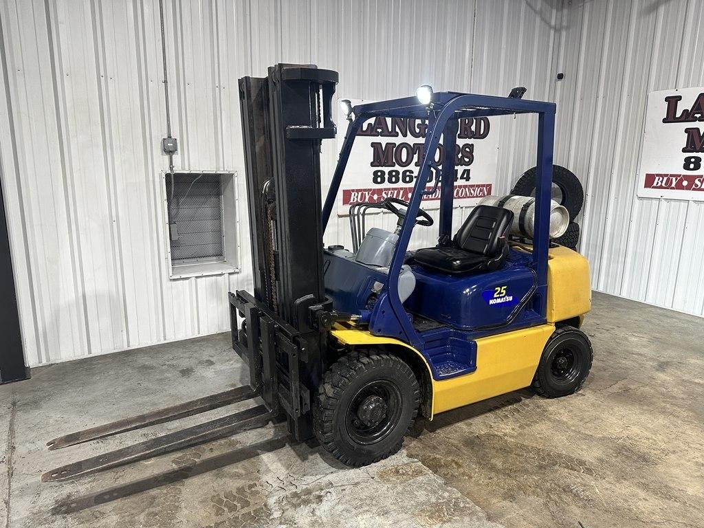 Komatsu FG25T-12  2012