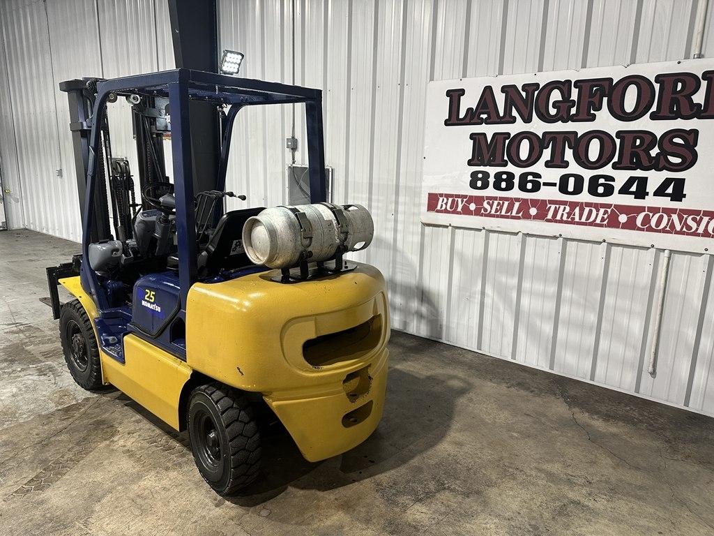 Komatsu FG25T-12  2012