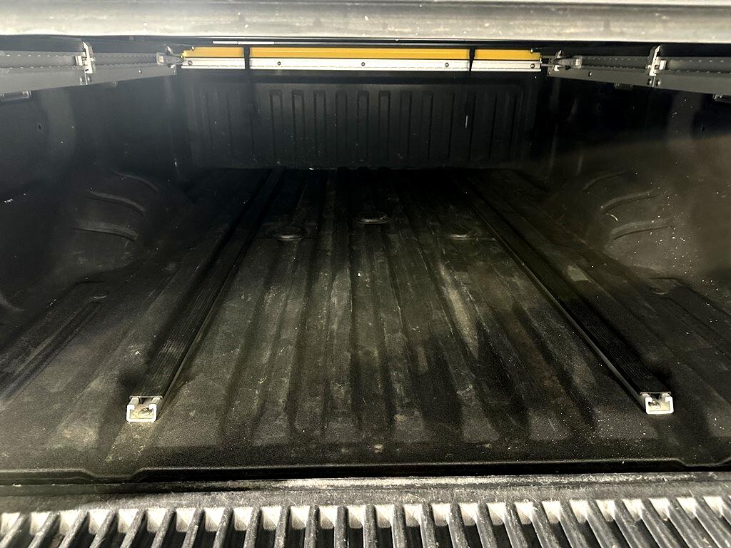 Nissan Titan XD 4WD Crew Cab PRO-4X Diesel 2016 Nissan Titan XD 4WD Crew Cab PRO-4X Diesel 2016