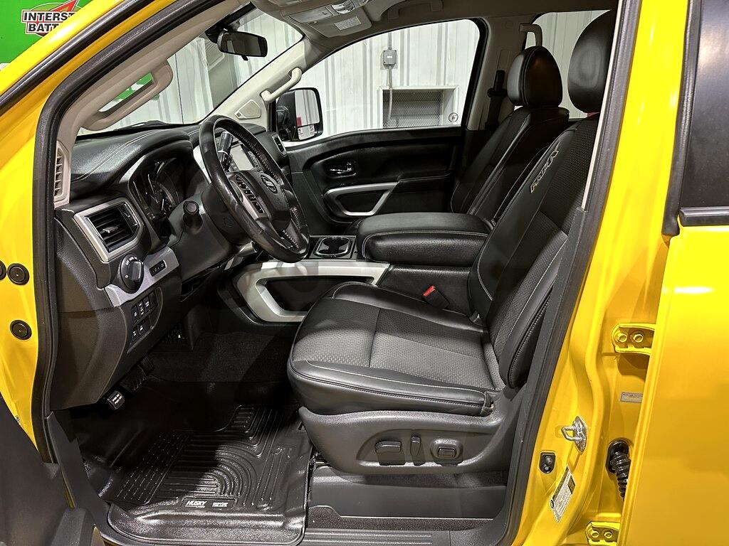 Nissan Titan XD 4WD Crew Cab PRO-4X Diesel 2016 Nissan Titan XD 4WD Crew Cab PRO-4X Diesel 2016