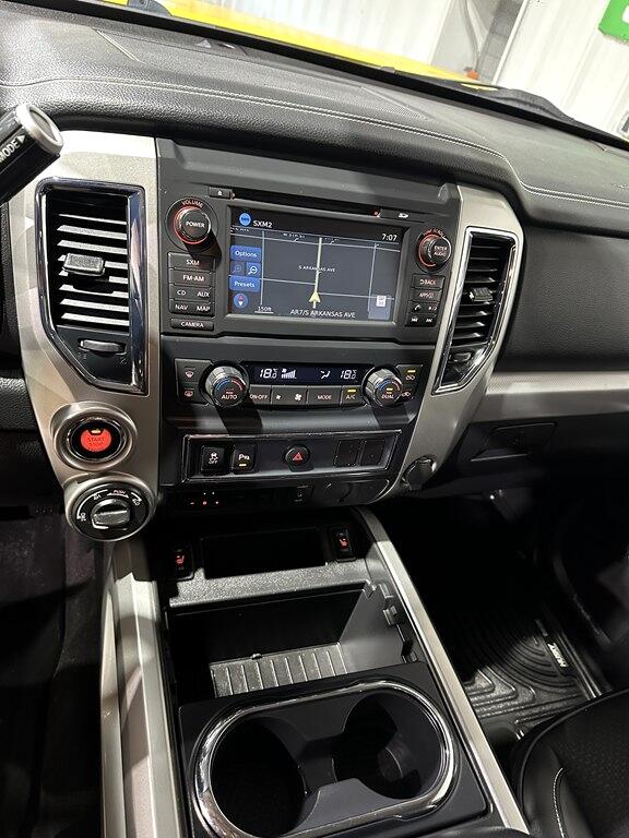 Nissan Titan XD 4WD Crew Cab PRO-4X Diesel 2016 Nissan Titan XD 4WD Crew Cab PRO-4X Diesel 2016