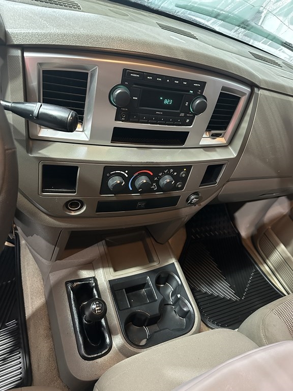 Dodge Ram 2500 ST Crew Cab SWB 4WD 2007