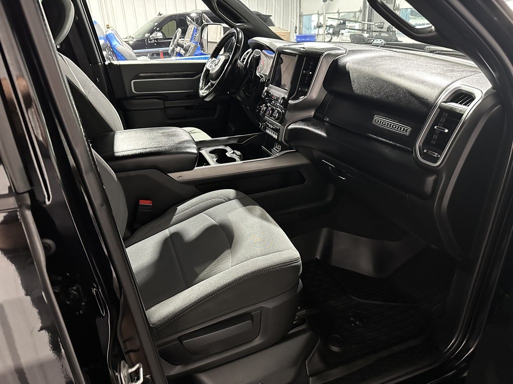 RAM 3500 Big Horn Crew Cab LWB 4WD DRW 2021 RAM 3500 Big Horn Crew Cab LWB 4WD DRW 2021