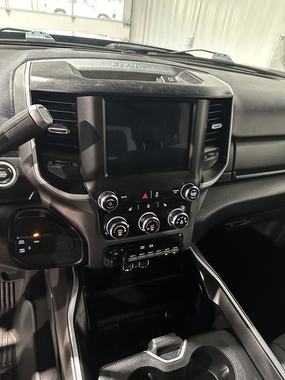 RAM 3500 Big Horn Crew Cab LWB 4WD DRW 2021 RAM 3500 Big Horn Crew Cab LWB 4WD DRW 2021
