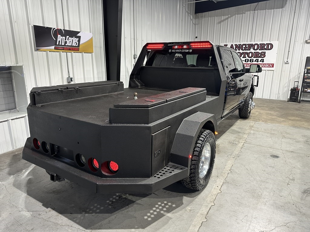 RAM 3500 Big Horn Crew Cab LWB 4WD DRW 2021 RAM 3500 Big Horn Crew Cab LWB 4WD DRW 2021