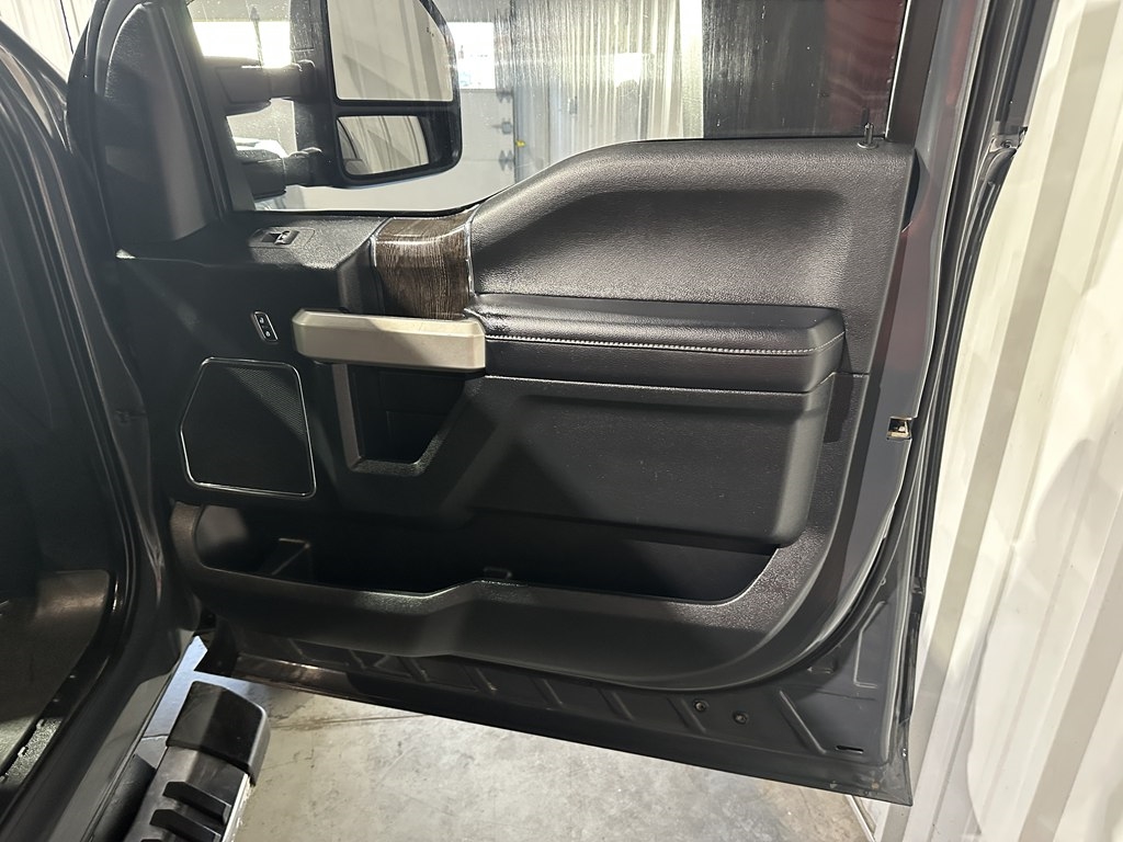 Ford Super Duty F-250 SRW Lariat 4WD Crew Cab 6.75' Box 2021 Ford Super Duty F-250 SRW Lariat 4WD Crew Cab 6.75' Box 2021