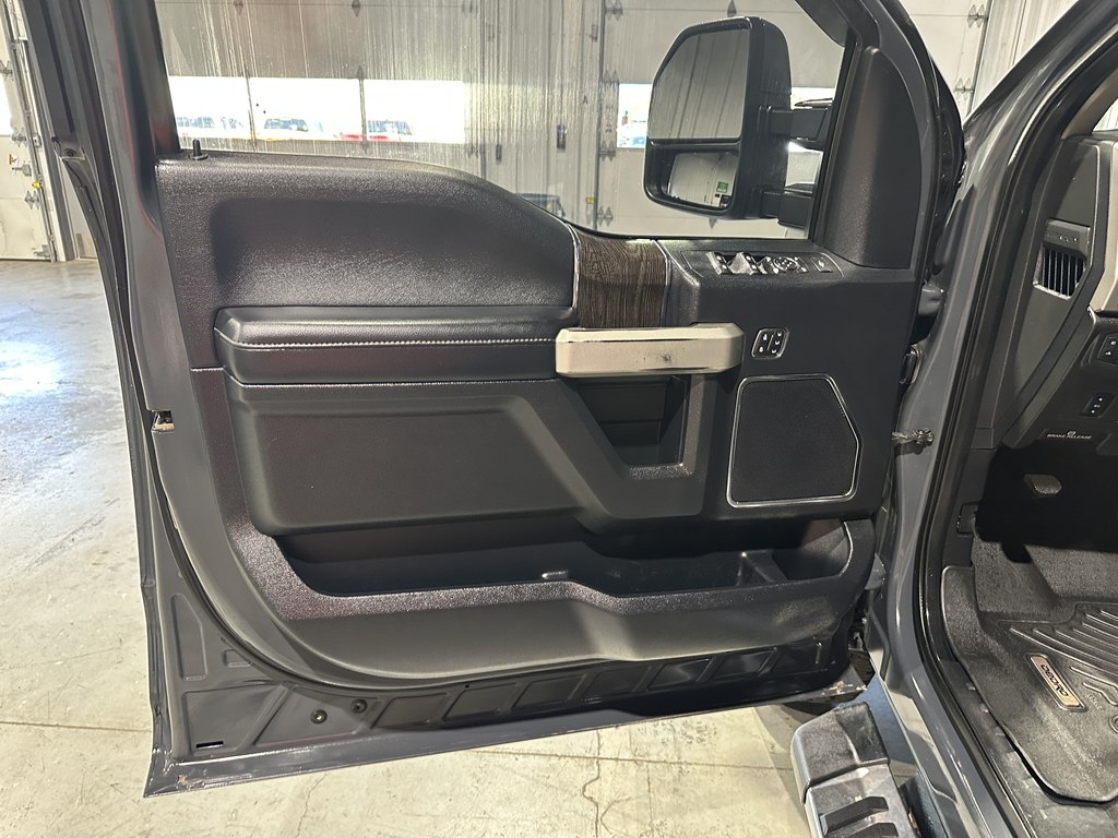 Ford Super Duty F-250 SRW Lariat 4WD Crew Cab 6.75' Box 2021 Ford Super Duty F-250 SRW Lariat 4WD Crew Cab 6.75' Box 2021