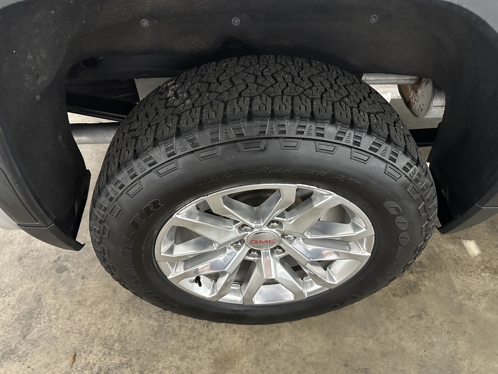 GMC Sierra 1500 4WD Crew Cab 147" SLT 2020 GMC Sierra 1500 4WD Crew Cab 147" SLT 2020