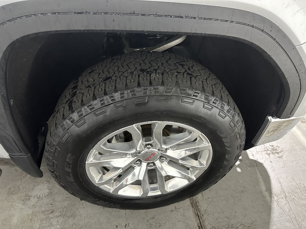 GMC Sierra 1500 4WD Crew Cab 147" SLT 2020 GMC Sierra 1500 4WD Crew Cab 147" SLT 2020