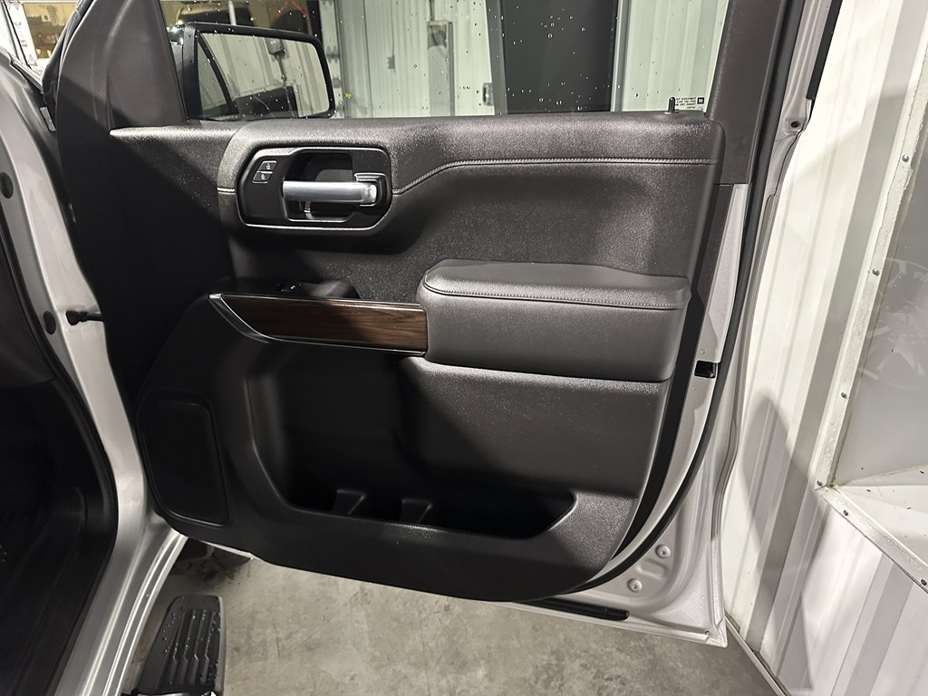 GMC Sierra 1500 4WD Crew Cab 147" SLT 2020 GMC Sierra 1500 4WD Crew Cab 147" SLT 2020