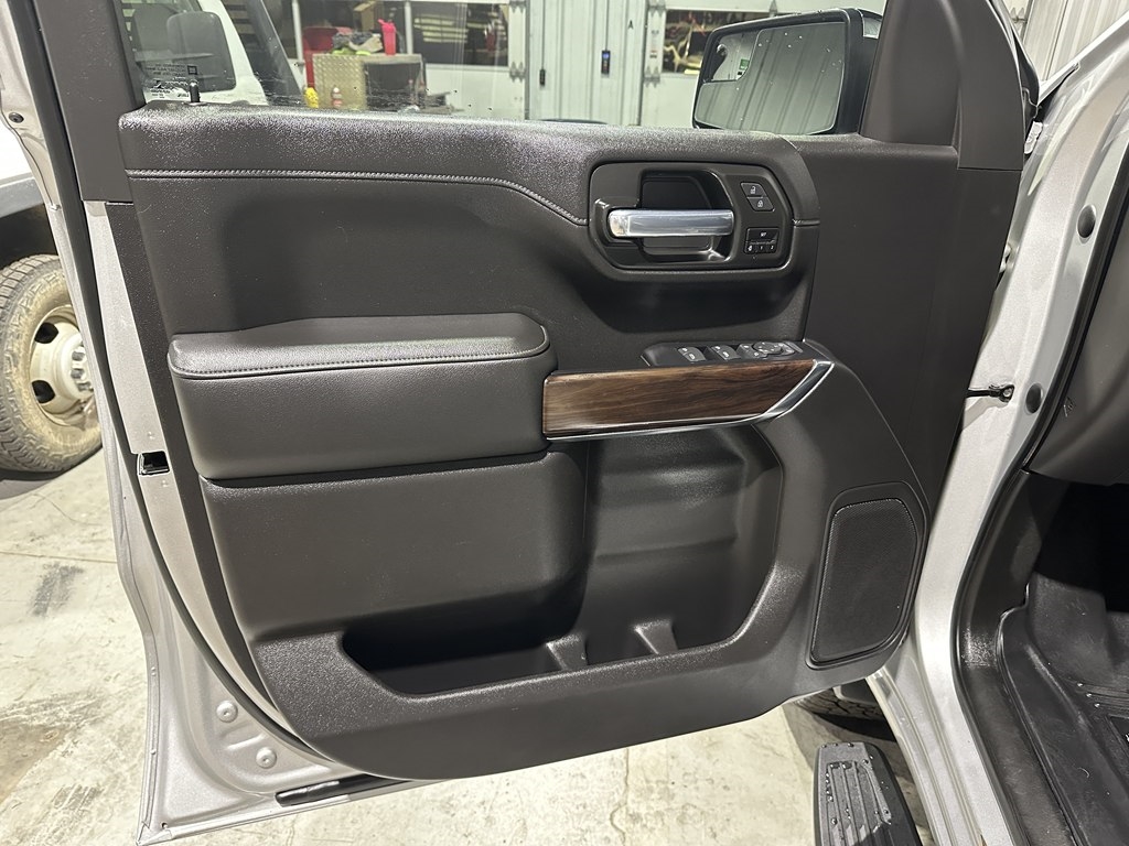 GMC Sierra 1500 4WD Crew Cab 147" SLT 2020 GMC Sierra 1500 4WD Crew Cab 147" SLT 2020