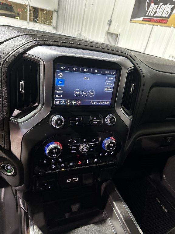 GMC Sierra 1500 4WD Crew Cab 147" SLT 2020 GMC Sierra 1500 4WD Crew Cab 147" SLT 2020