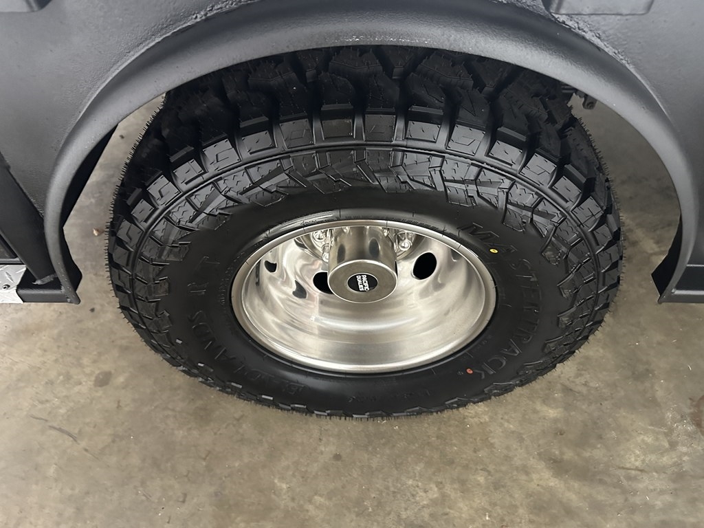 Chevrolet Silverado 3500 Reg Cab 161.5" WB, 84.9" CA 4WD WT 2004