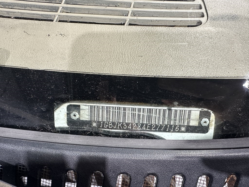 Chevrolet Silverado 3500 Reg Cab 161.5" WB, 84.9" CA 4WD WT 2004